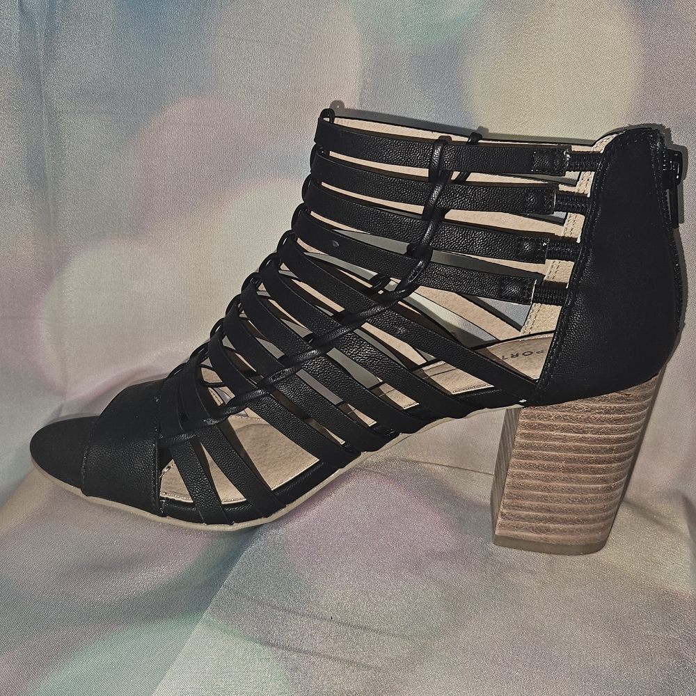 NWT Black "Report" Strappy Heeled Sandals - Picture 3 of 8
